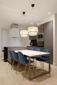 Kuchnia lub aneks kuchenny w obiekcie Mayor Suite 8 by FeelFree Rentals