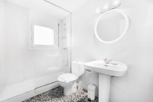 Koupelna v ubytování Apartaments Riu D'Incles + 37 fotografií