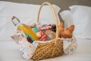 Foto da galeria de Liiiving in Porto | Oporto Garden Pool House em Porto