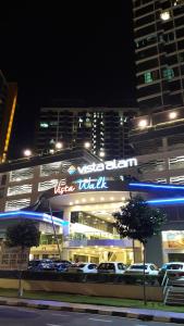 Το κτήριο όπου στεγάζεται  το διαμέρισμα