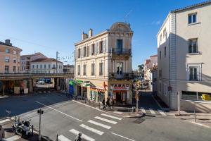 Afbeelding uit fotogalerij van Suite in St Raph in Saint-Raphaël