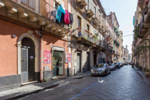 Afbeelding uit fotogalerij van Centre Apartment Grotte Bianche 2 in Catania