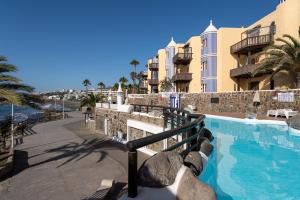 Playa del AguilaにあるOcean balcony view&pool P69 By CanariasGetawayのギャラリーの写真