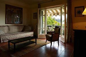 A seating area at Agriturismo La Carreccia