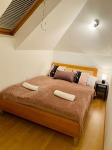 Ένα ή περισσότερα κρεβάτια σε δωμάτιο στο Chalupa SIMIHOUSE +48 φωτογραφίες