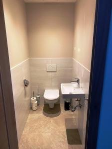 A bathroom at Wellness-Pension Jagahütt'n