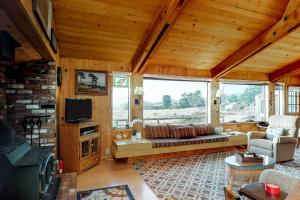 Gallery image of Thayer House in Sea Ranch