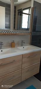 Koupelna v ubytování 13 rue de la pyramide Bel Appartement