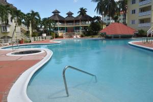 Der Swimmingpool an oder in der Nähe von E 20 Mystic Ridge ocho Rios