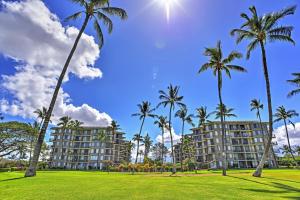 Κήπος έξω από το Kihei Haven at Village by the Sea, Steps to Beach!