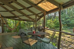 Gallery image of Tropical Cabana with Deck, Hot Tub and Lush Scenery! in Keaau