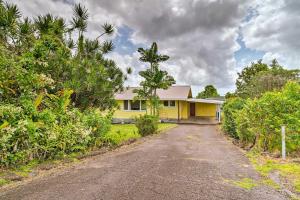 Afbeelding uit fotogalerij van Charming Historic Hilo House Minutes to Beach! in Hilo