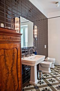 Et badeværelse på Deluxe Beachfront Apartment Klara, Lovran + 51 billeder