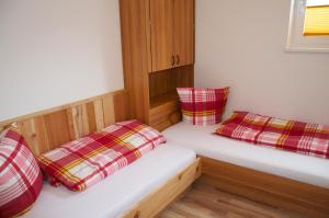 Ένα ή περισσότερα κρεβάτια σε δωμάτιο στο Apart Patricia +18 φωτογραφίες