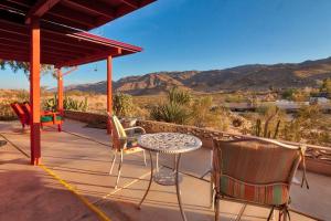 Afbeelding uit fotogalerij van Chuck's Cabin in a Joshua Tree Community in Twentynine Palms