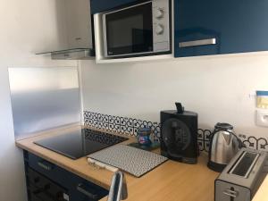 Cucina o angolo cottura di Bleu Cannelle et Petimo