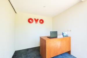 A television and/or entertainment center at OYO 2817 Sammy Homestay
