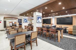 Gallery image of Holiday Inn Express Richmond - Midtown, an IHG Hotel in Richmond