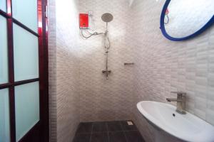Vannituba majutusasutuses Dhangethi INN