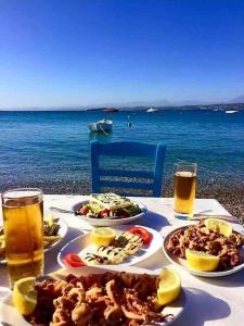 Φαγητό σε αυτό το διαμέρισμα ή κάπου εκεί κοντά