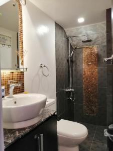 Koupelna v ubytování Casa Herminia Baler