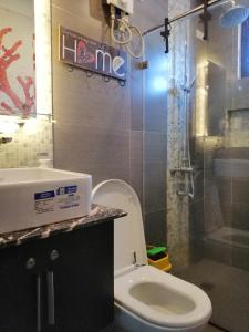 Koupelna v ubytování Casa Herminia Baler