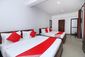 Tempat tidur dalam kamar di Delphin Hotel