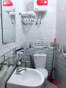 Phòng tắm tại Homestay Minh Nguyên