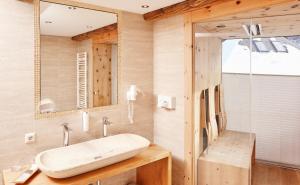 Kúpeľňa v ubytovaní Hotel Riederhof- Urlaub mit WAU!