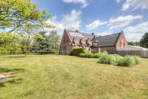 Galeriebild der Unterkunft JFK Hotel Zelzate - Gent in Zelzate