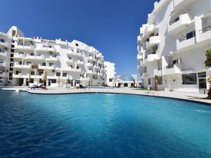 The swimming pool at or close to Apartment Bella Vita near the sea RedSeaLine