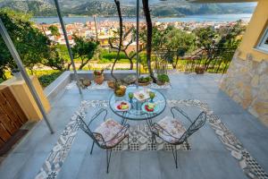 Μπαλκόνι ή βεράντα στο kyveli superb sea view apartment in Argostoli