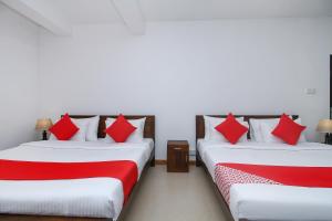 Tempat tidur dalam kamar di Delphin Hotel