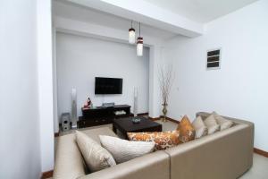 Televisi dan/atau pusat hiburan di Delphin Hotel