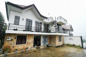 Gedung tempat hotel berlokasi