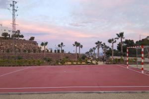 Tennis och/eller squashbanor vid eller i närheten av Macenas Beach Resort Mojacar -Almeria