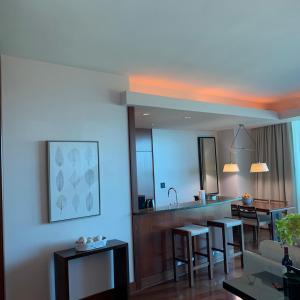 Dapur atau dapur kecil di One Bal Harbour Ritz Bal Harbour