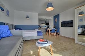 Posedenie v ubytovaní Apartament Niebieski z tarasem