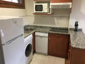 Kuchyň nebo kuchyňský kout v ubytování C17 - Edif Aigualluts - Villmor