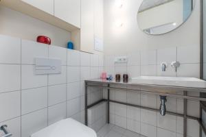 Kúpeľňa v ubytovaní Apartments City Center Warsaw by Noclegi Renters