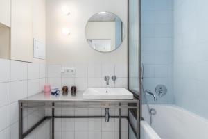 Kúpeľňa v ubytovaní Apartments City Center Warsaw by Noclegi Renters