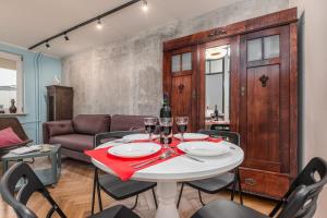 Posedenie v ubytovaní Apartments City Center Warsaw by Noclegi Renters