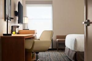 Postel nebo postele na pokoji v ubytování Hyatt Place Tucson Central