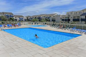 Piscine de l'établissement Résidence Pierre & Vacances Bleu Marine ou située à proximité