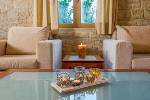 Posezení v ubytování Enastron Villas