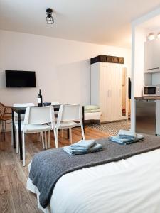Kuchyňa alebo kuchynka v ubytovaní ForRest Apartment Krynica
