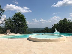 Gallery image of Logis Hotel La Bergerie in Saint-Pierre-Lafeuille