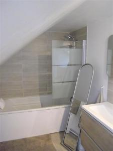Ванная комната в sérénite normande
