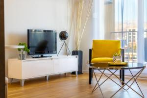 Televízia a/alebo spoločenská miestnosť v ubytovaní Apartment Ante&Marijana