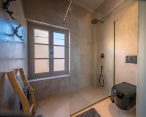 A bathroom at Sophia Aegina